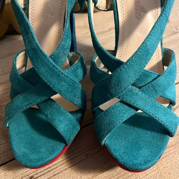 VIA GIULIA Three Tone Strappy Chunky  Heel Sandals - Picture 3 of 13